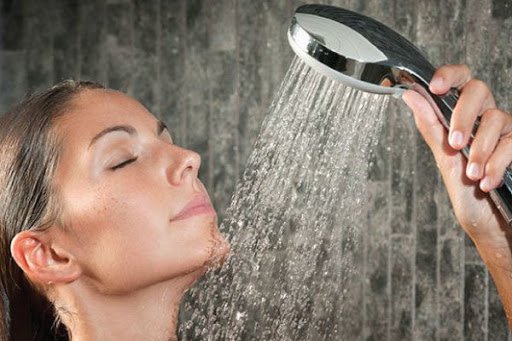 Những lợi ích cho làn da khi tắm nước lạnh